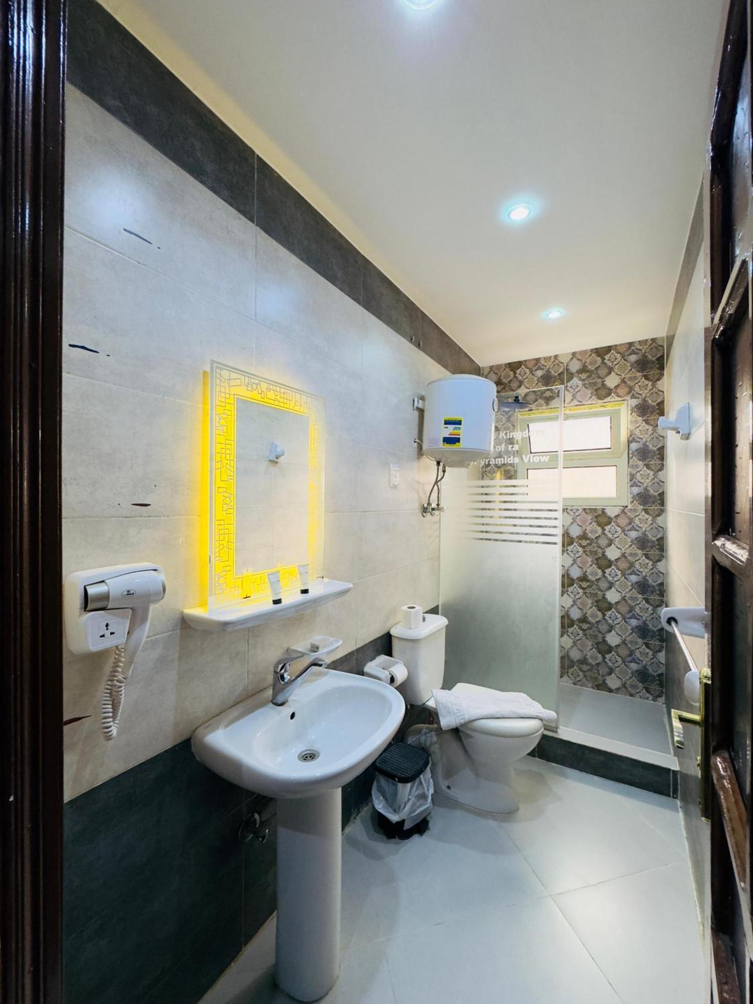 Pyramids Kingdom - Guest House Kafrat al Jabal ภายนอก รูปภาพ