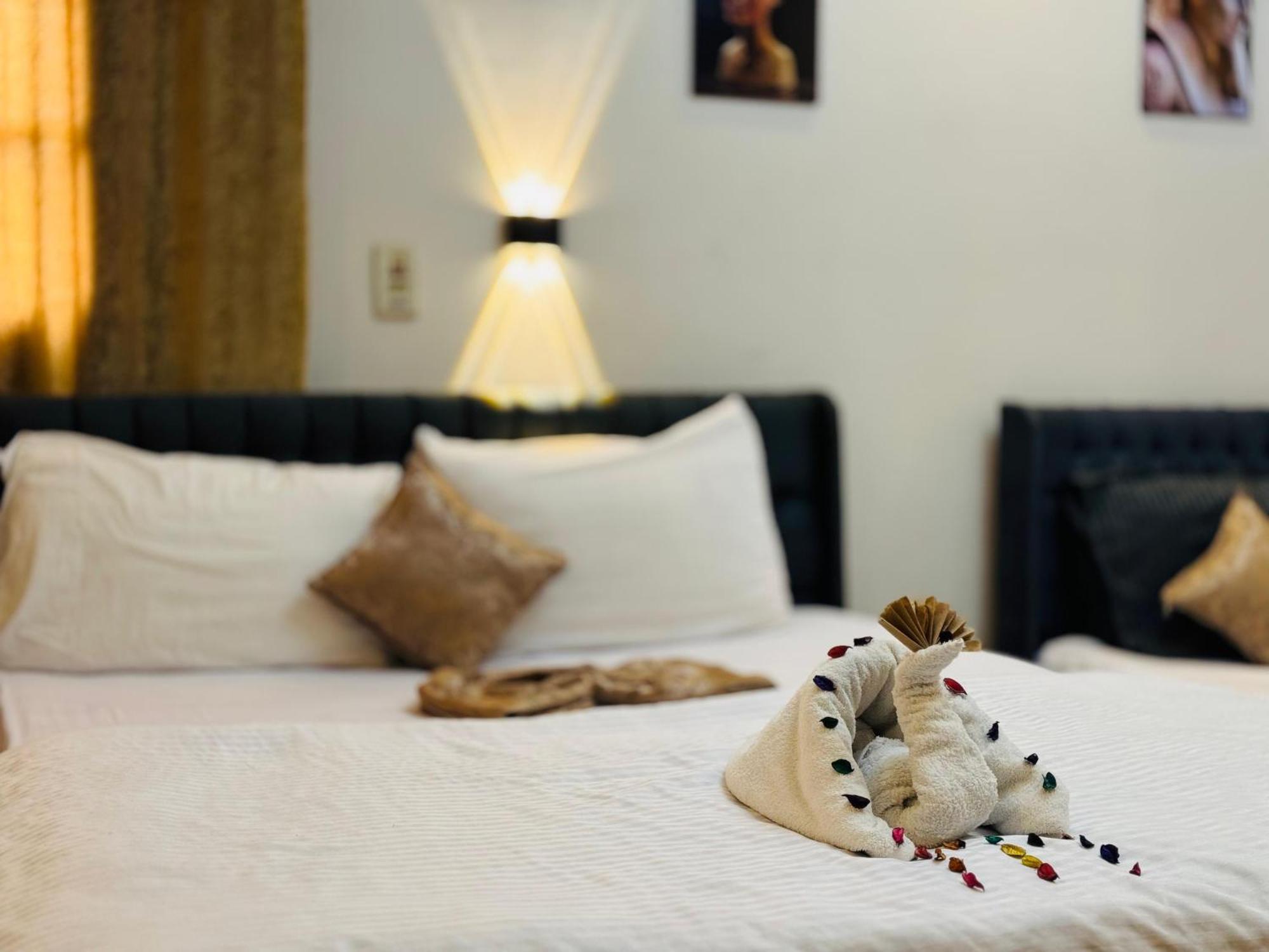 Pyramids Kingdom - Guest House Kafrat al Jabal ภายนอก รูปภาพ