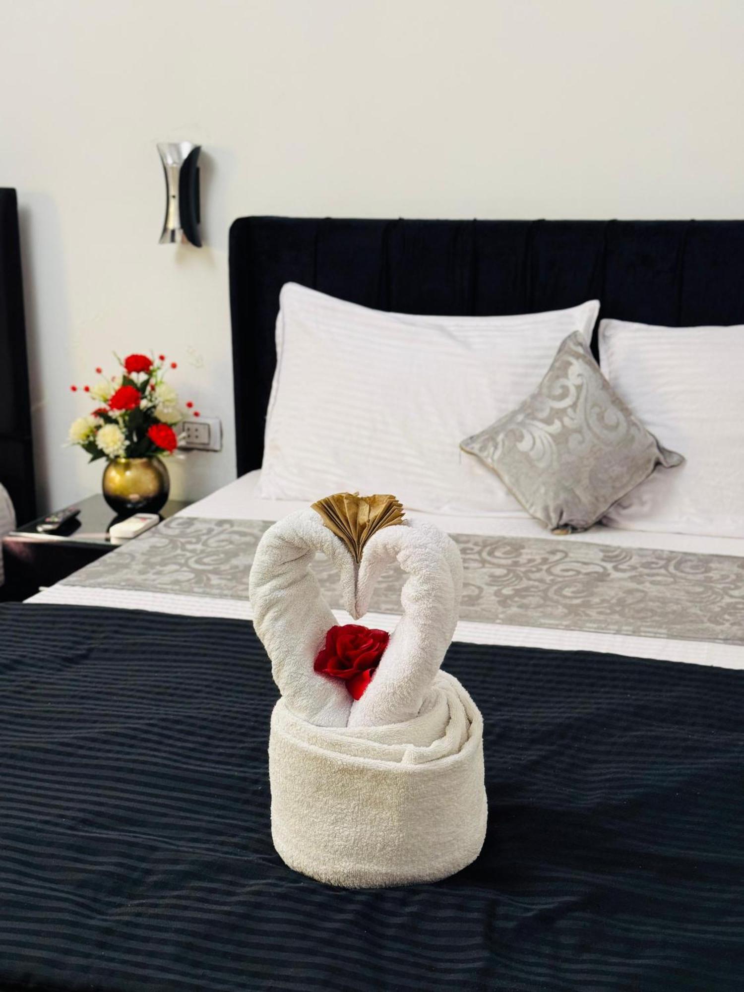 Pyramids Kingdom - Guest House Kafrat al Jabal ภายนอก รูปภาพ